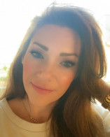 Noemi - Tarot & Kartenlegen - Liebe & Partnerschaft - Familie & Kinder - Lebenshilfe - Wahrsagen & Hellsehen
